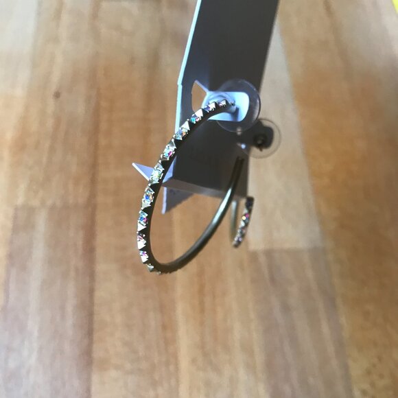 Kendra Scott Veronica Hoop Earrings in Gold with Pouch & box - Picture 8 of 14